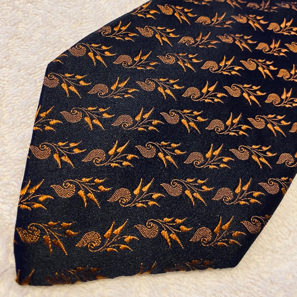 Brand New Super Stylish Tie By AUDREY BUCKNER
